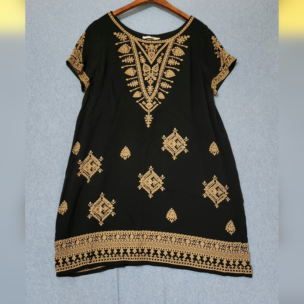 Onetheland black tan Aztec print short sleeved midi dress. Size large